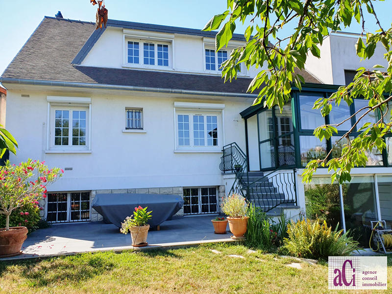 Maison - 177 m² - 7 pièces