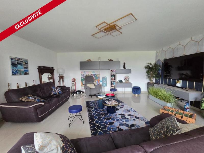 Maison - 371 m² - 7 pièces