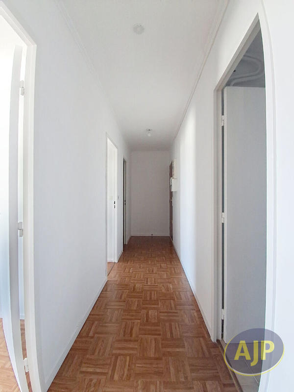 Appartement - 81 m² - 4 pièces