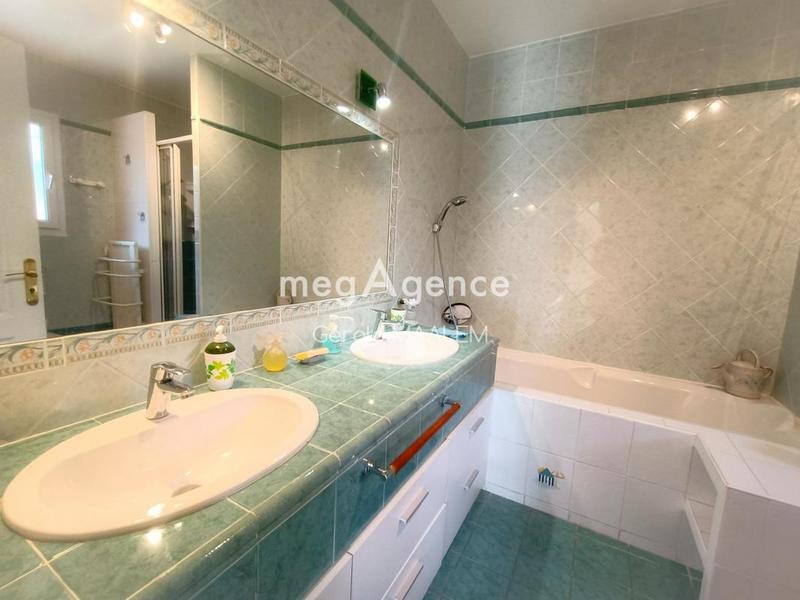 Maison traditionnelle - 108 m² - 4 pièces