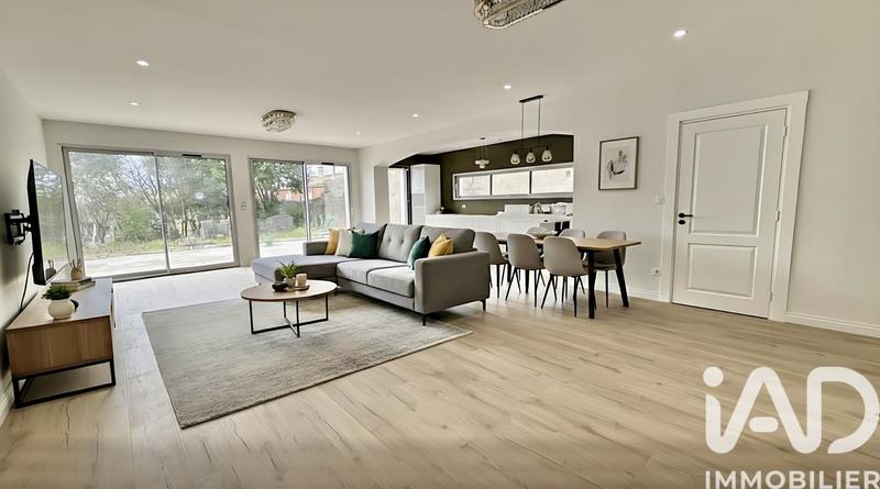 Maison - 202 m² - 6 pièces