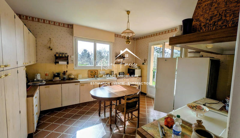 Maison - 317 m² - 10 pièces