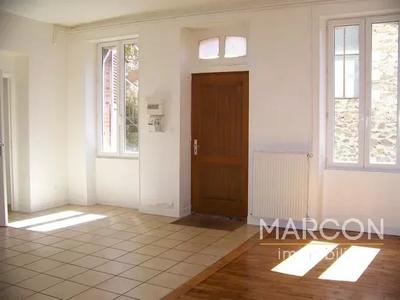 Maison - 428 m² - 18 pièces