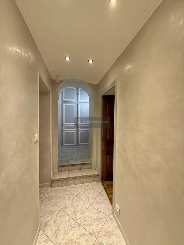 Appartement - 79 m² - 4 pièces