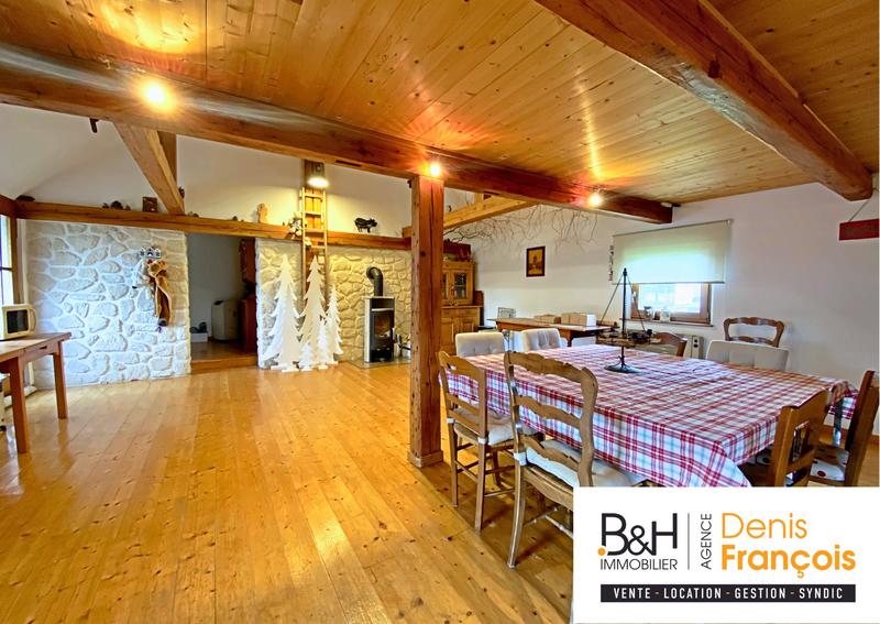 Maison traditionnelle - 182 m² - 7 pièces