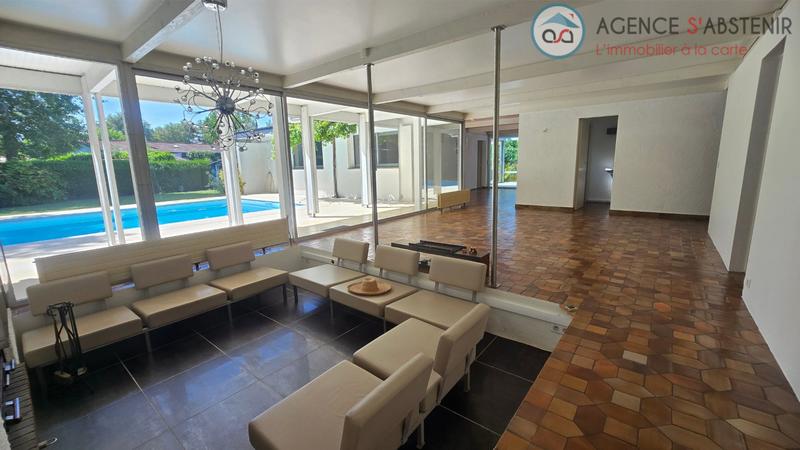 Maison - 252 m² - 7 pièces