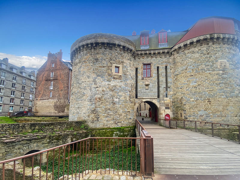 Immeuble - 6 pièces