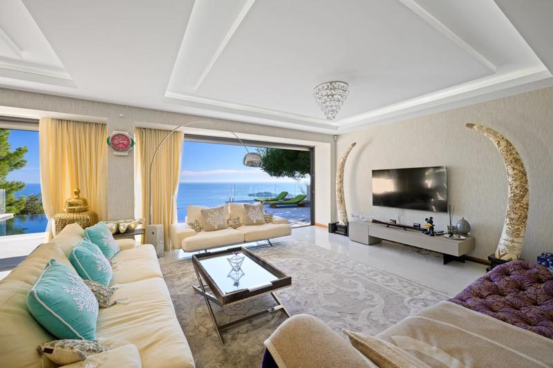 Villa - 300 m² - 9 pièces