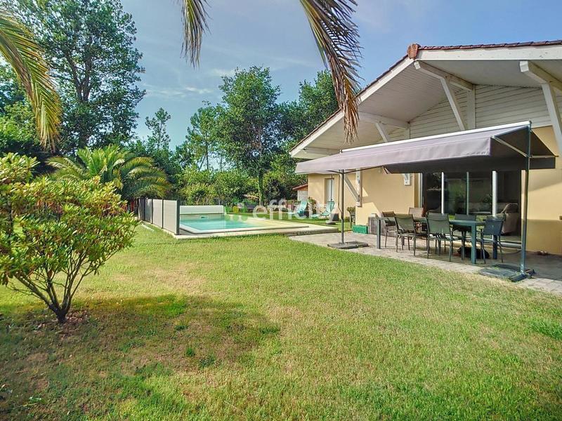 Maison - 332 m² - 24 pièces