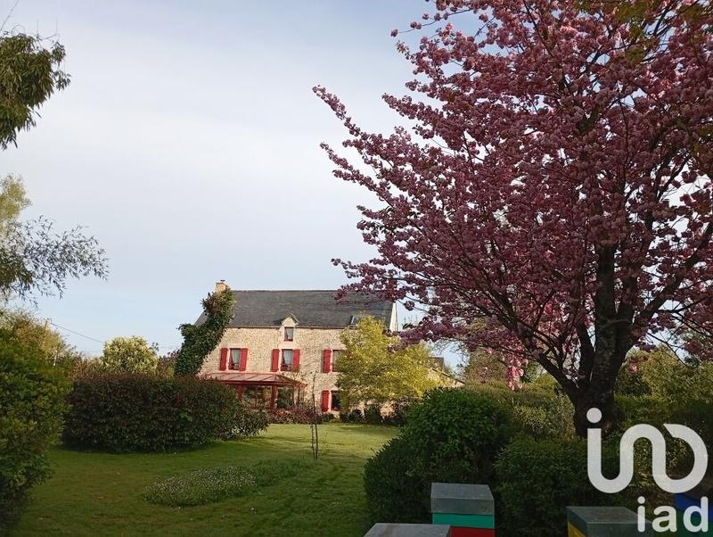 Maison - 228 m² - 10 pièces