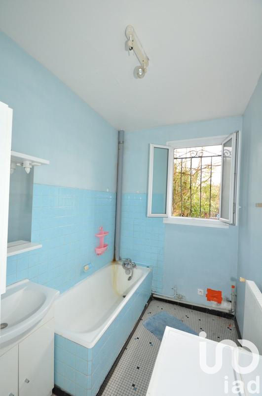 Maison - 220 m² - 8 pièces