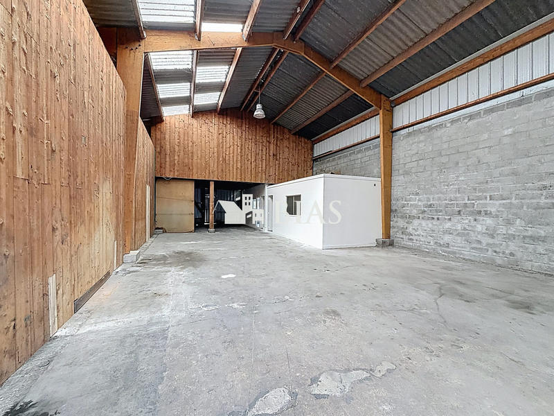 Local d'activités - 231 m²