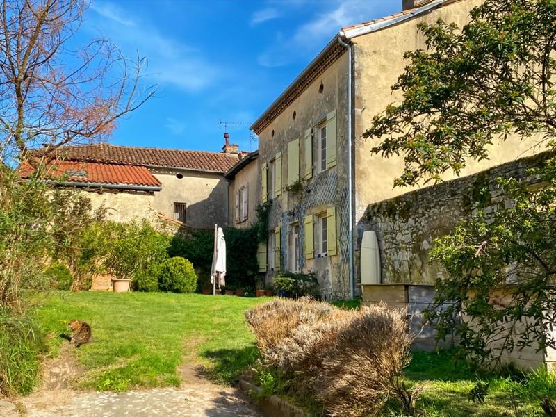 Maison de maîtres - 200 m² - 8 pièces