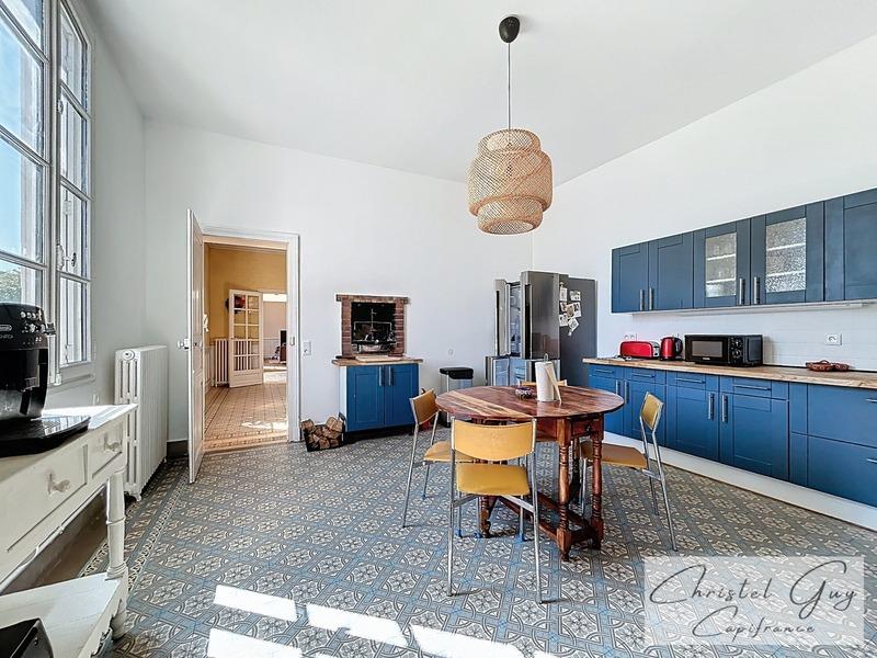 Maison - 224 m² - 7 pièces