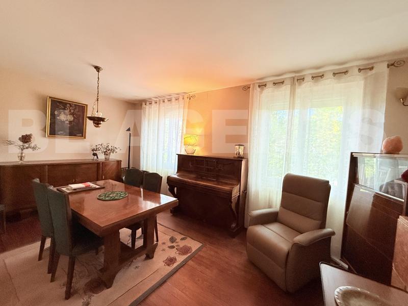 Maison traditionnelle - 97 m² - 6 pièces