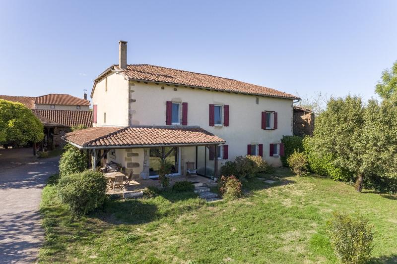 Maison - 232 m² - 7 pièces
