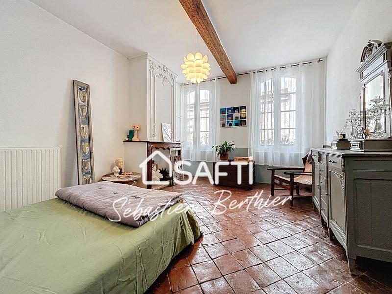 Maison - 210 m² - 7 pièces