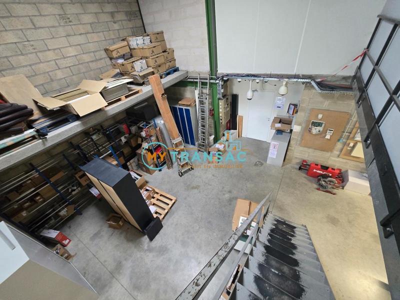 Entrepôt - 512 m²