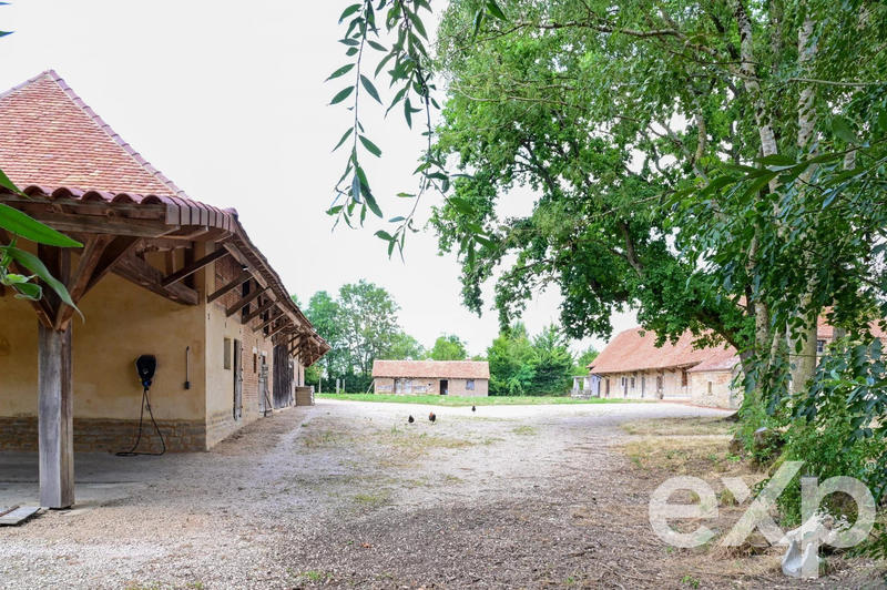 Maison - 258 m² - 8 pièces