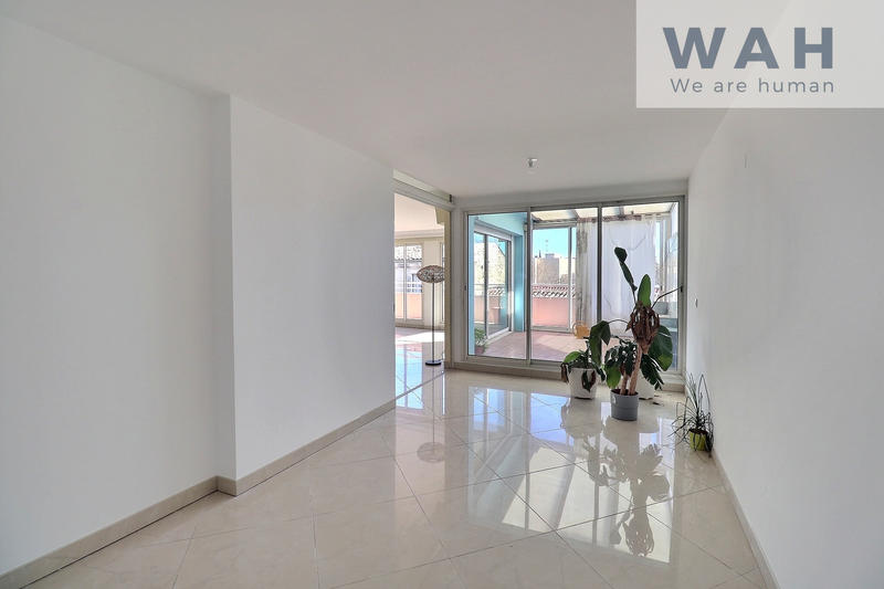 Duplex - 242 m² - 6 pièces