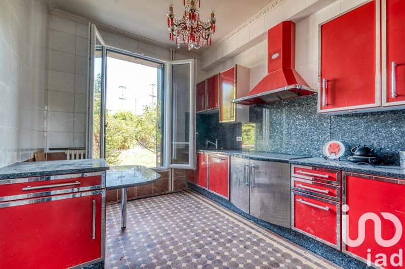 Maison - 240 m² - 8 pièces