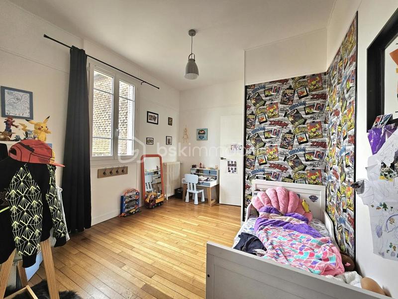 Demeure - 225 m² - 9 pièces