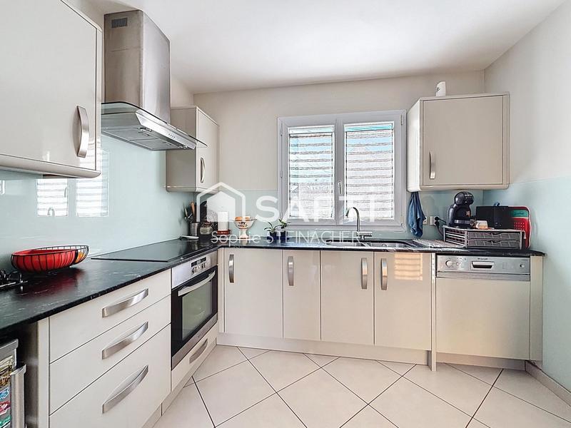 Maison - 93 m² - 5 pièces