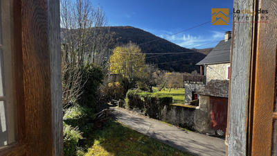 Maison traditionnelle - 180 m² - 6 pièces