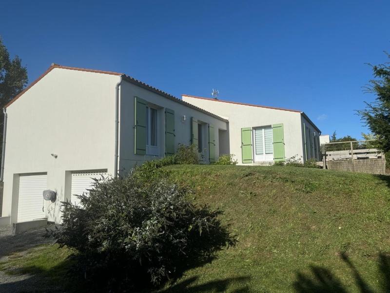 Maison - 219 m² - 9 pièces
