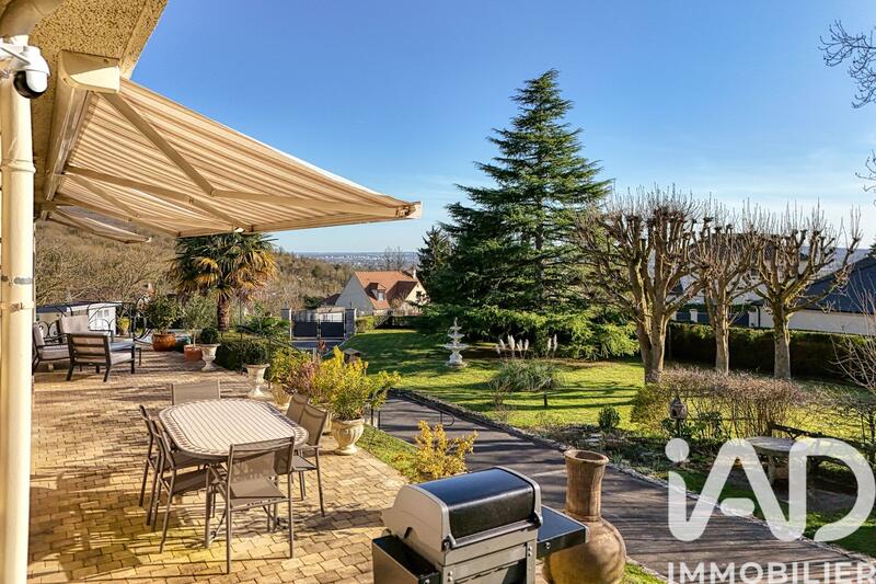 Maison - 200 m² - 8 pièces