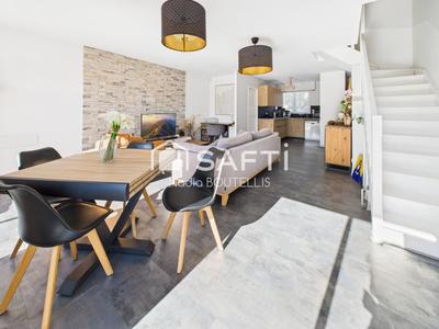 Maison - 92 m² - 4 pièces