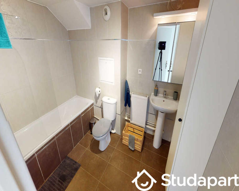 Chambre - 140 m² - 1 pièce