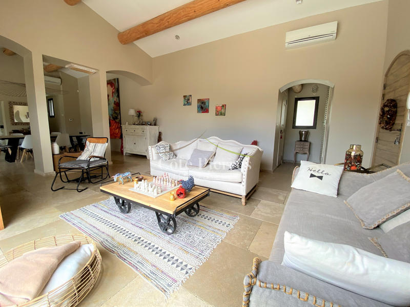 Villa - 200 m² - 6 pièces