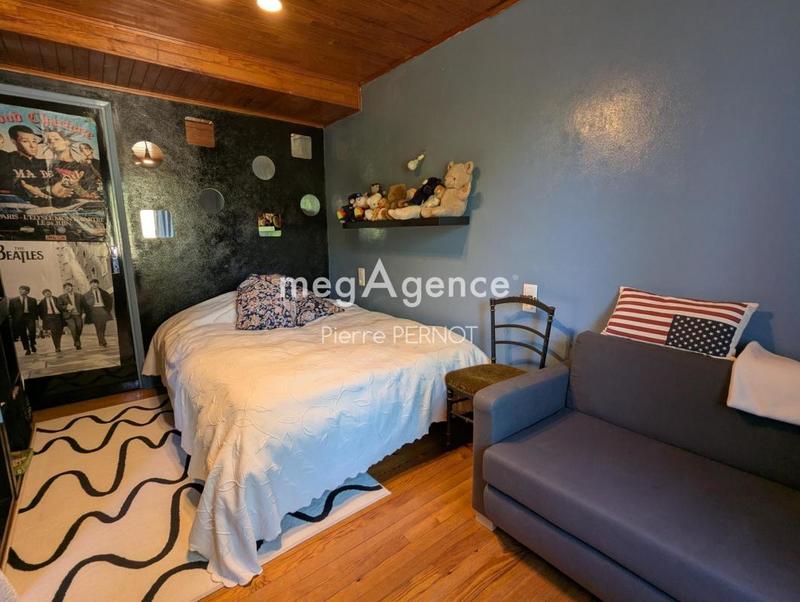 Maison en pierre - 251 m² - 8 pièces