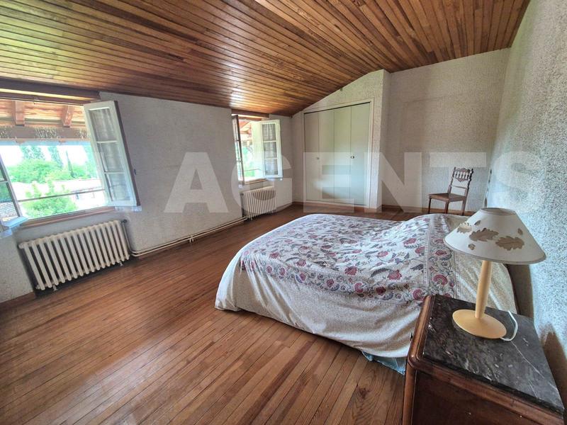 Maison - 245 m² - 7 pièces