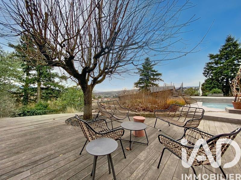 Maison - 234 m² - 7 pièces