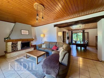 Demeure - 195 m² - 7 pièces