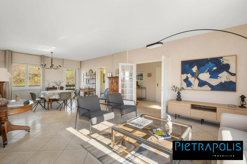 Maison - 210 m² - 5 pièces