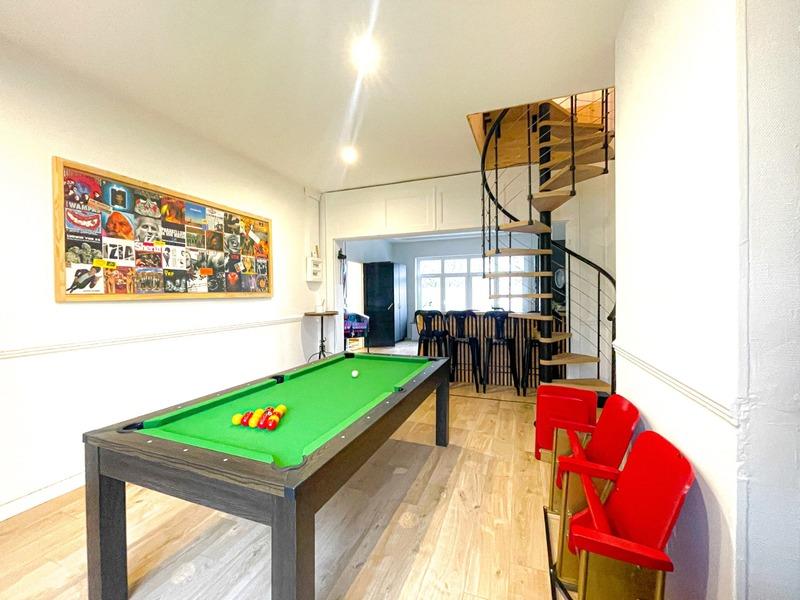 Maison - 228 m² - 7 pièces