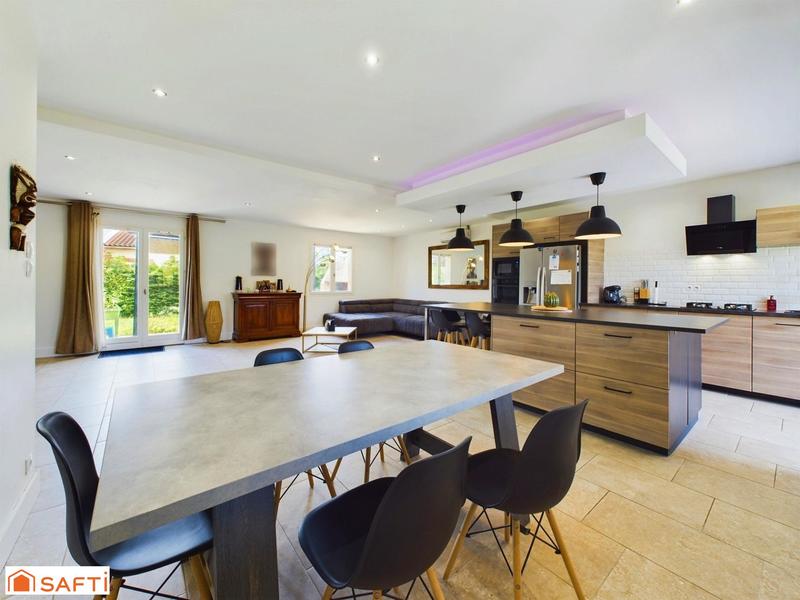 Maison - 110 m² - 4 pièces