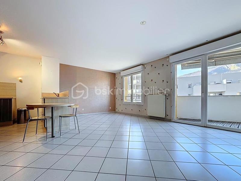 Appartement - 83 m² - 4 pièces