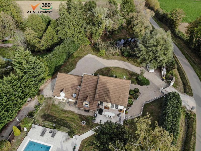 Propriété - 138 m² - 7 pièces