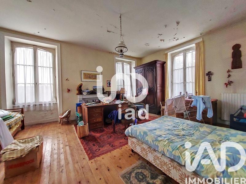 Maison - 342 m² - 8 pièces