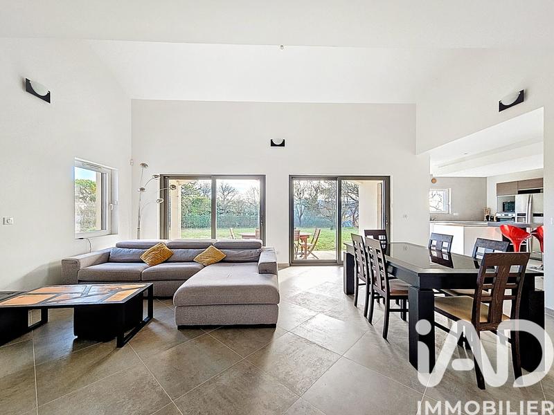 Maison - 199 m² - 6 pièces