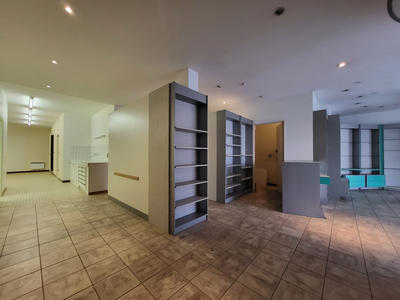 Local commercial - 130 m² - 2 pièces