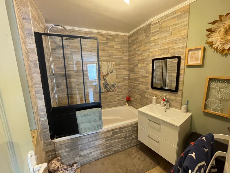 Maison - 202 m² - 5 pièces