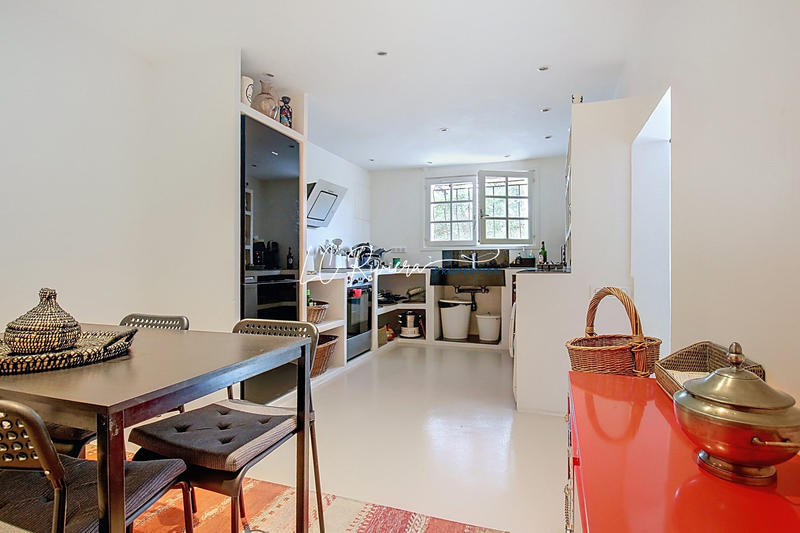 Villa - 259 m² - 10 pièces