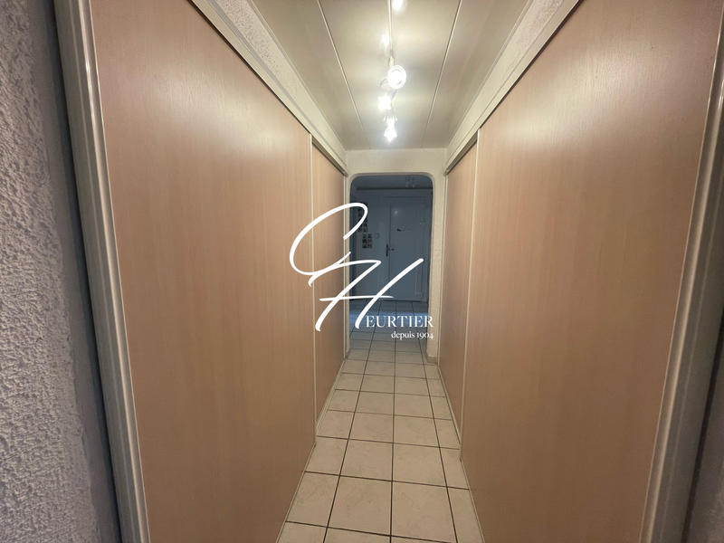 Appartement - 92 m² - 5 pièces