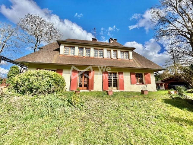 Maison ancienne - 226 m² - 8 pièces