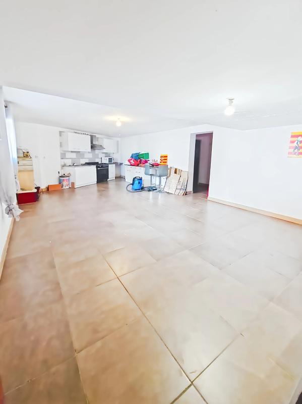 Maison - 240 m² - 6 pièces